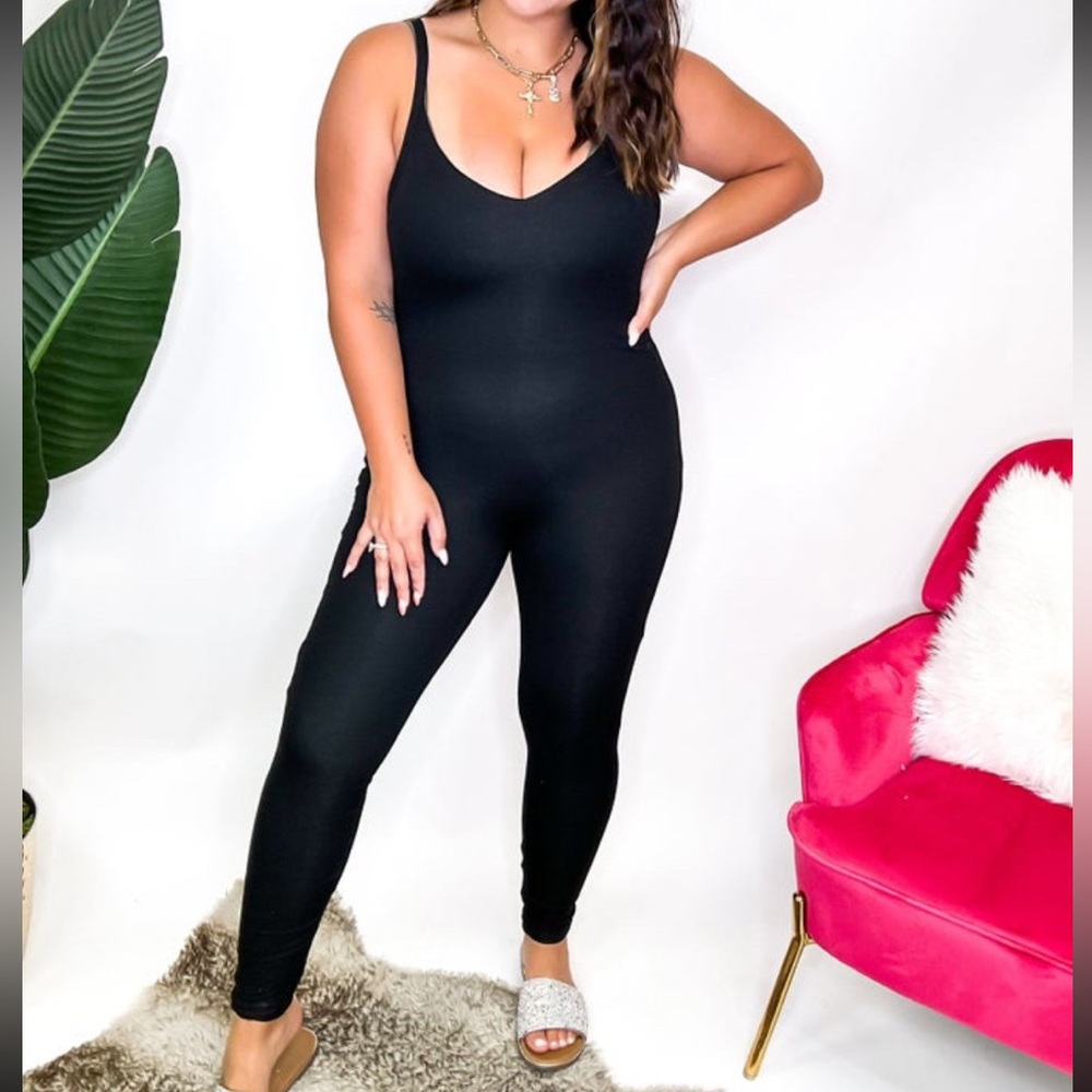 Roger That V-Neck Jumpsuit Size Small